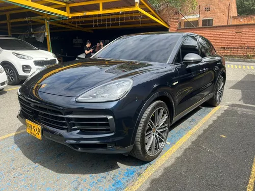 KRW969 - PORSCHE CAYENNE 2022 